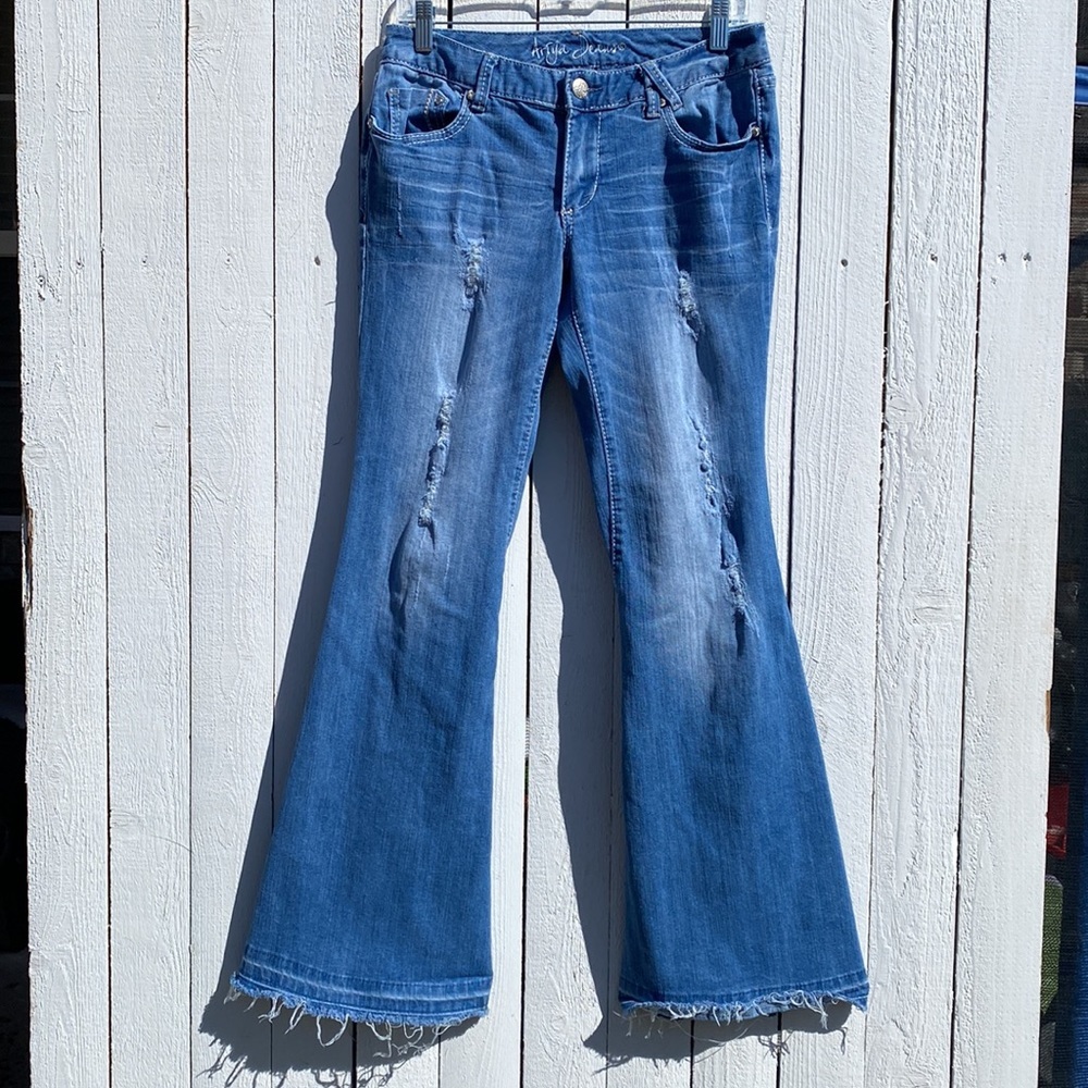Ariya Jeans - Picture 2 of 14